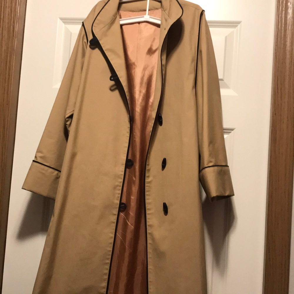 Vintage style coats 🧥 great condition